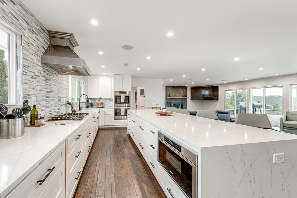 2 Mi to Lake Poway: Mtn-View Escape w/ Patio! House in Poway