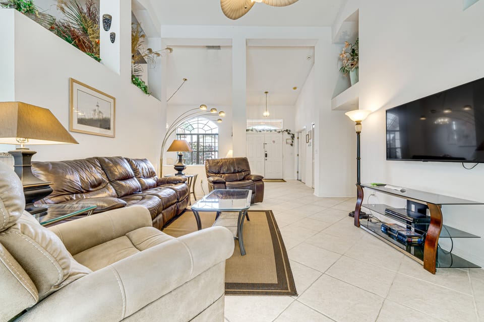 12 Mi to Disney: Secluded Family Home w/ Pool House in Four Corners