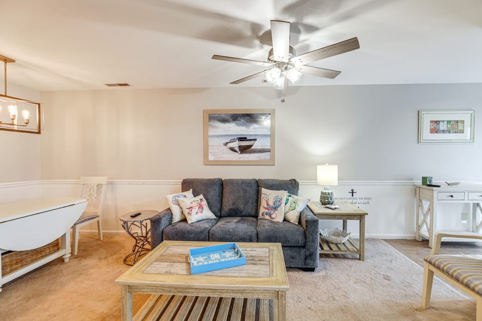 Walk to Beach + Restaurants: Ocean City Getaway Apartment in Ocean City