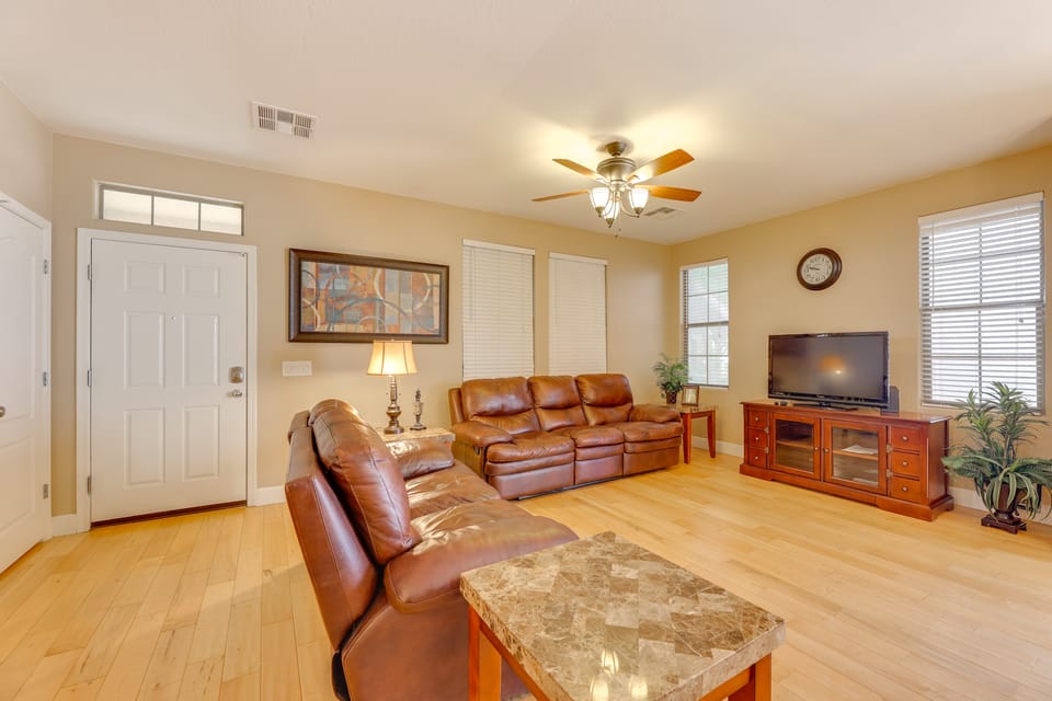 Family Home w/ Community Perks - 8 Mi to Chandler! House in Gilbert