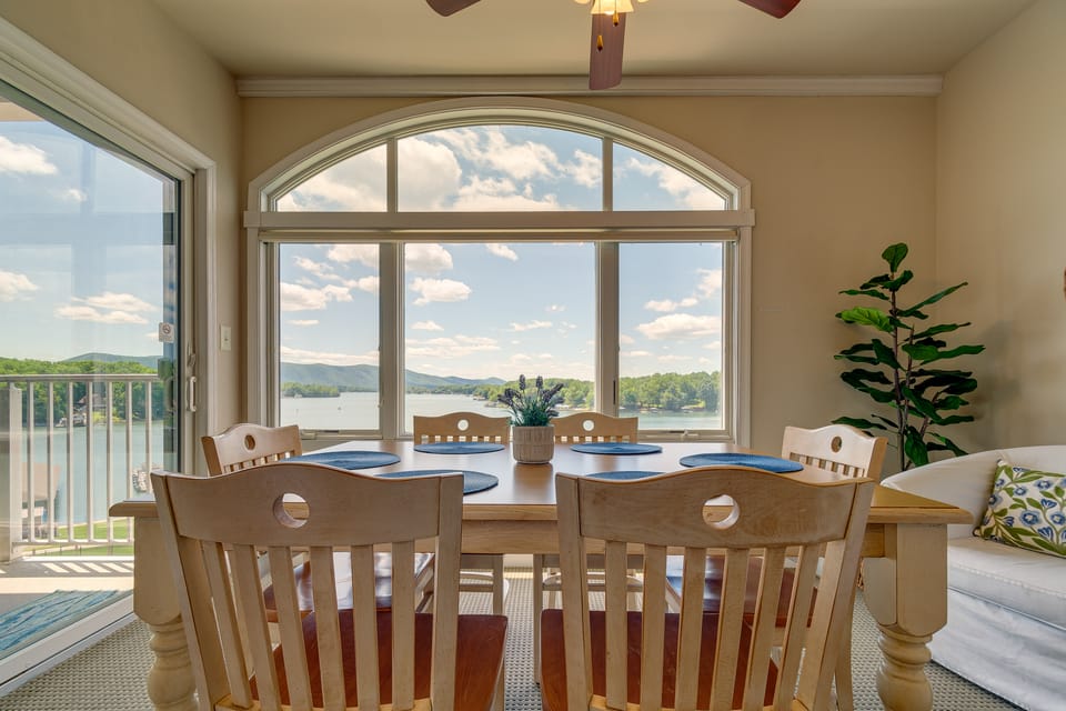 Community Pools & Beach: Smith Mountain Lake Condo Apartment in Smith Mountain Lake