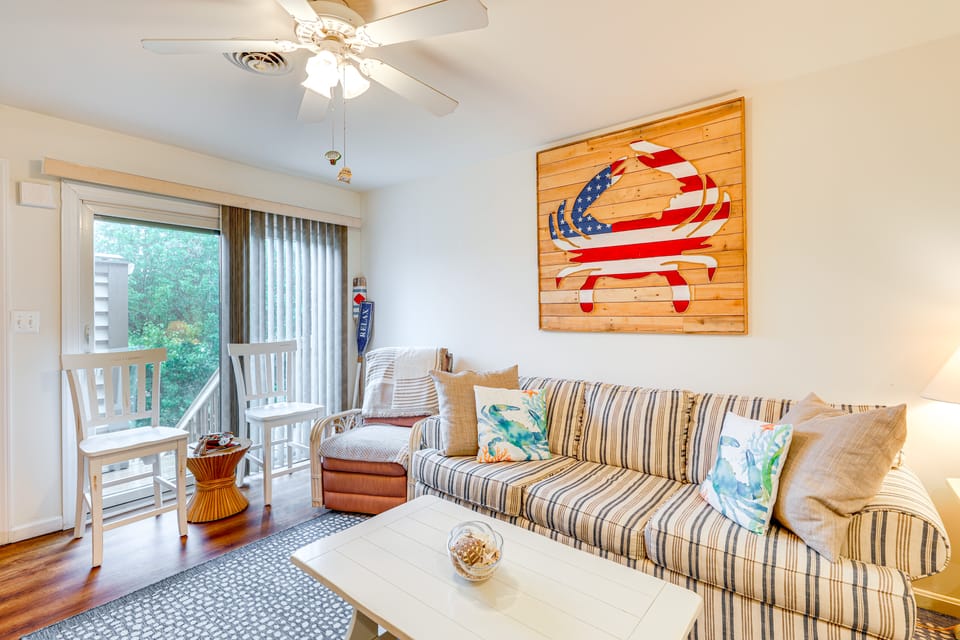Stroll to Shore + Pool Access: Ocean City Retreat Apartment in Ocean City