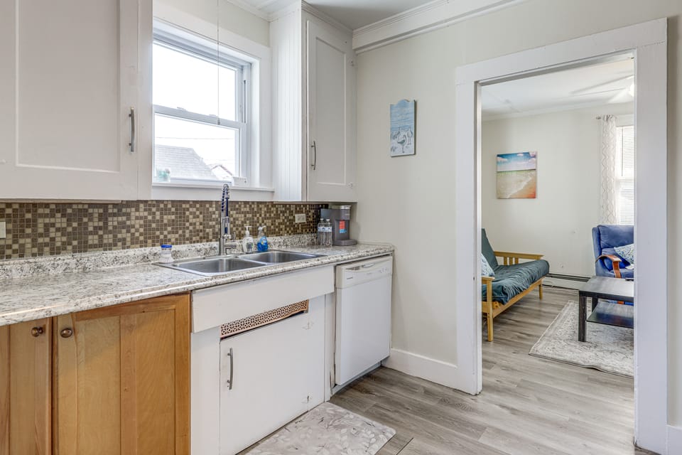 Walk to Pier & Ocean: Apt in Old Orchard Beach! Apartment in Old Orchard Beach