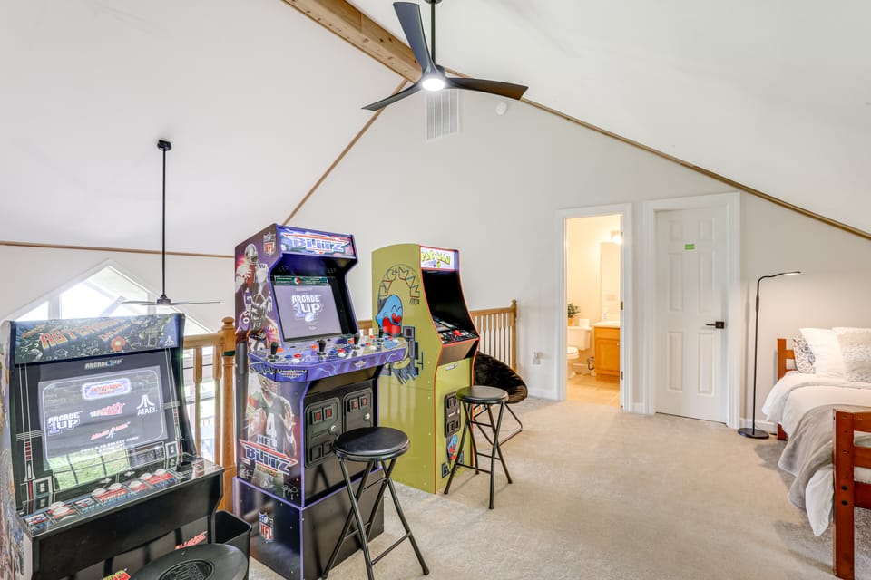 Family Fun in Sugar Mtn! Mountaintop Gem w/ Views Apartment in Sugar Mountain