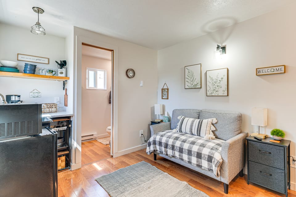 Hike, Fish & More: Cozy Studio w/ Yard in Augusta! Apartment in Idaho