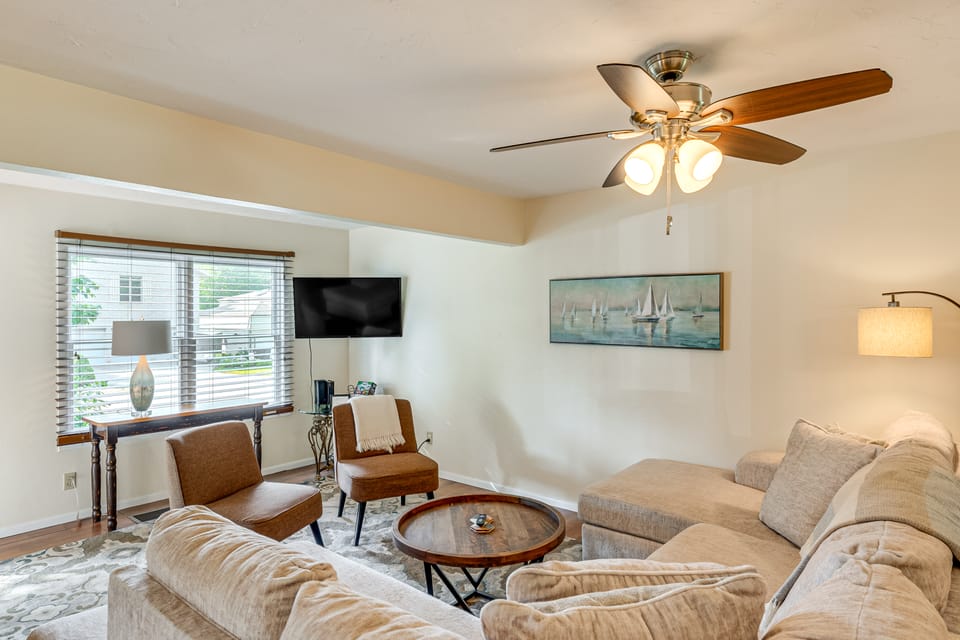 Powers Lake Gem: Peek-a-Boo Views & Beach Access Cottage in Powers Lake