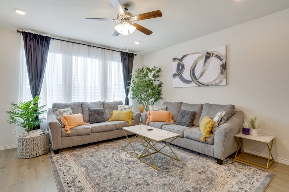 12 Mi to Dtwn McKinney: Modern Gem w/ Patio & Yard Apartment in Anna