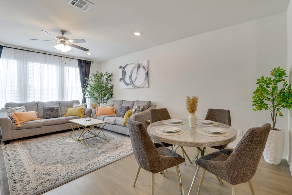 12 Mi to Dtwn McKinney: Modern Gem w/ Patio & Yard Apartment in Anna