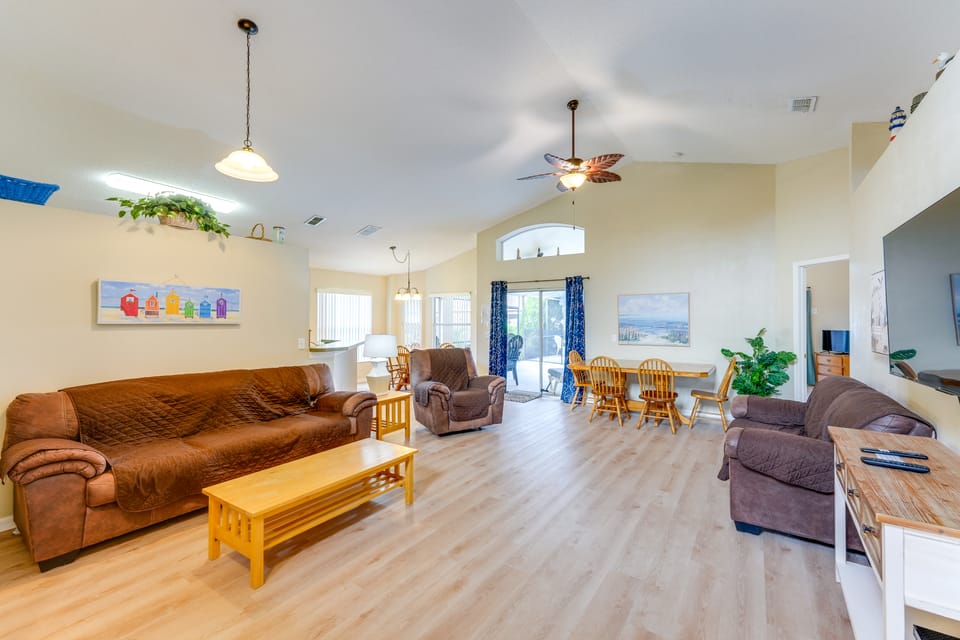 Family Home w/ Pool: Visit Disney & Orlando Parks! House in Osceola County