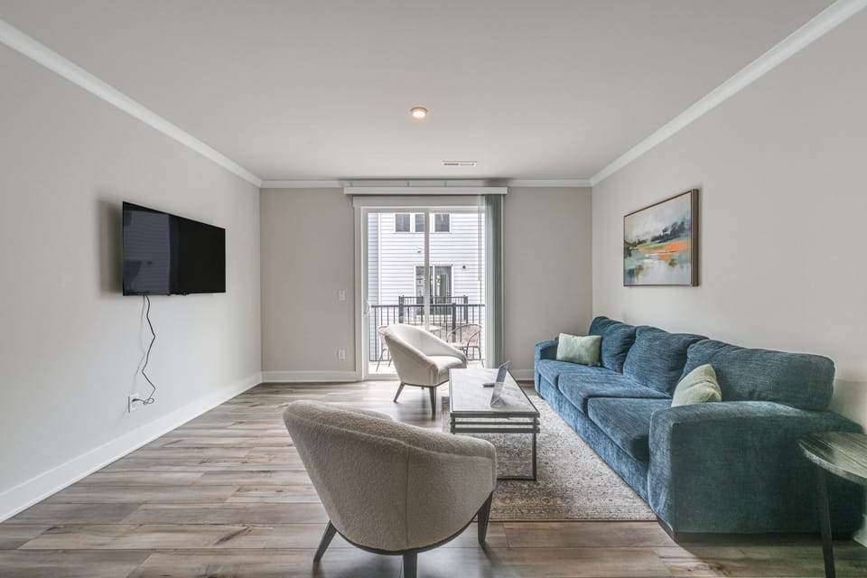 Walk to Music Factory: Townhome w/ Rooftop Deck! Apartment in Charlotte
