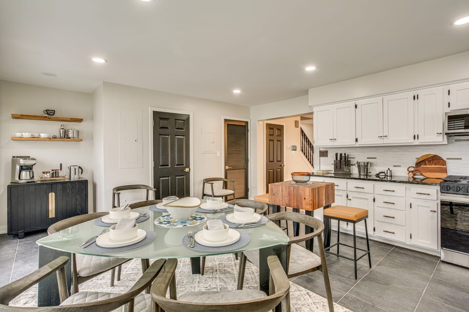 Luxe & Cozy Gem: Walk to Beach & Boardwalk - Bikes Apartment in Atlantic City