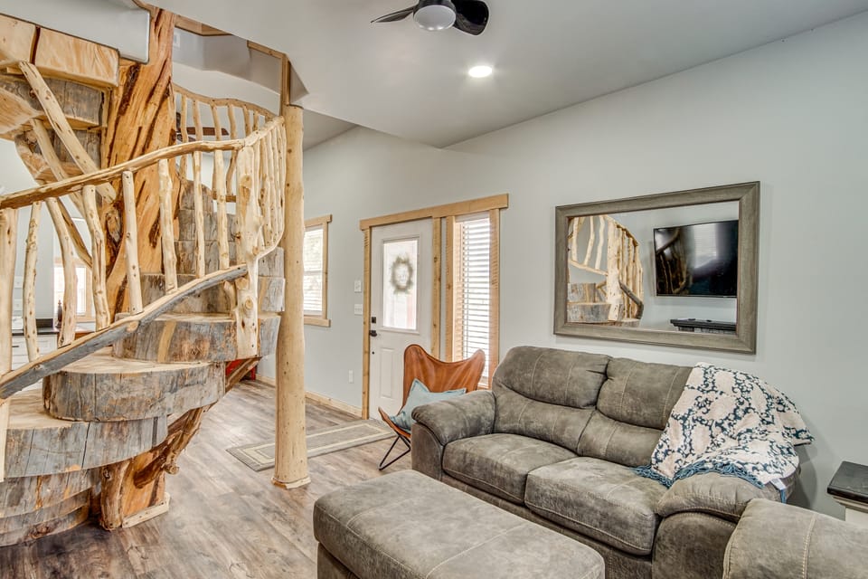 Family Home w/ Mountain Views in Circleville! House in Utah