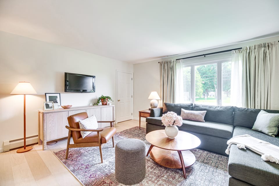 Family Getaway w/ Deck: 3 Mi to Lake Champlain Apartment in Colchester