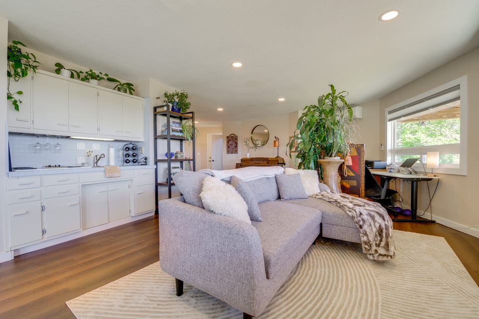 Spacious Deck w/ Ocean View: Puget Sound Gem! House in Whidbey Island