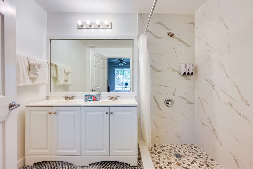 Heated Pool, Private Patio: Naples Resort Retreat! Apartment in Collier County