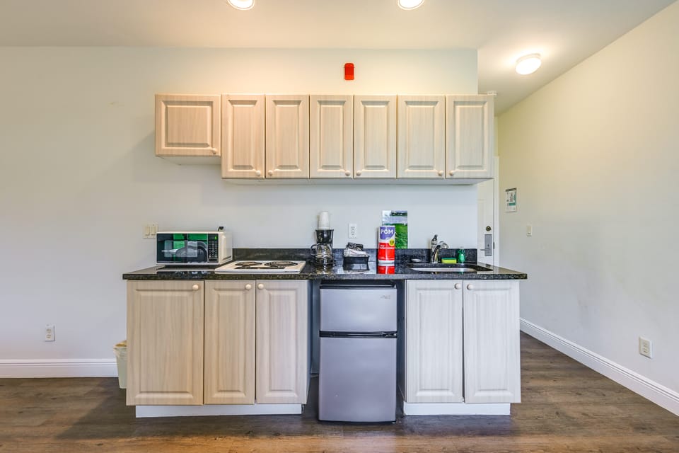 Naples Studio Near Everglades w/ Marina Access Apartment in Collier County