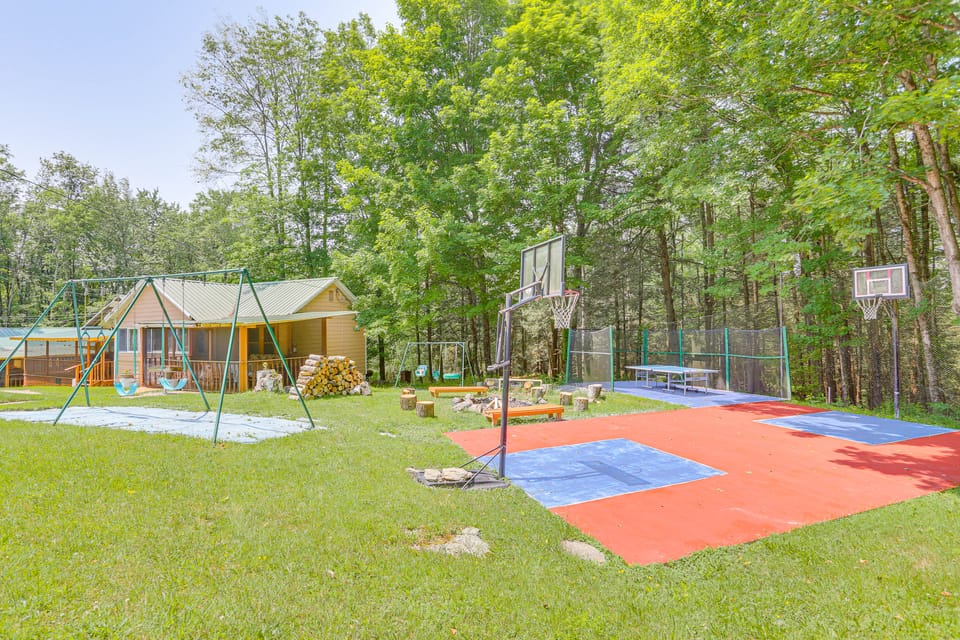 Community Perks: Monticello Cabin w/ Grill! House in Pennsylvania