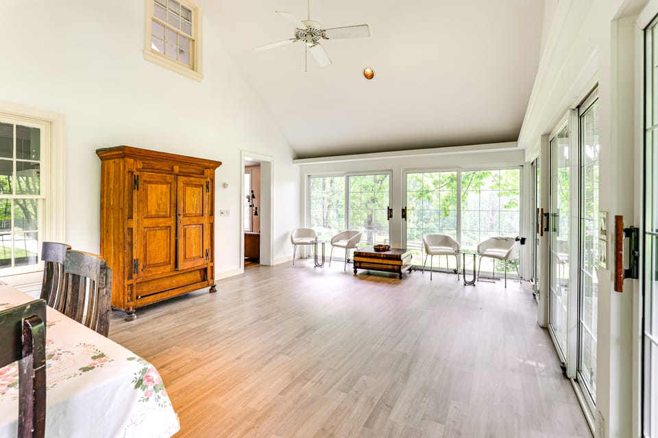 Near Shops & Parks: Dog-Friendly Maryland Gem House in Maryland