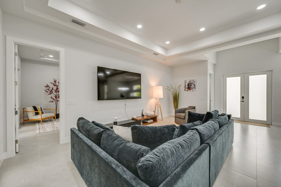 Outdoor Oasis: Upscale Hideaway in Naples! House in Collier County