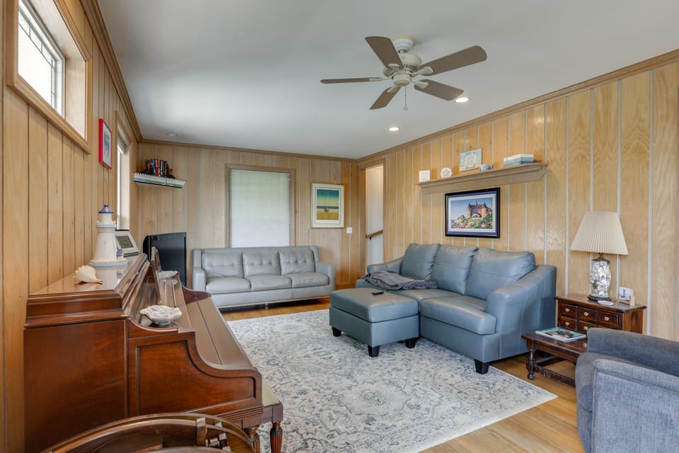 Gem of Narragansett Beach, House Retreat! House in Narragansett Beach