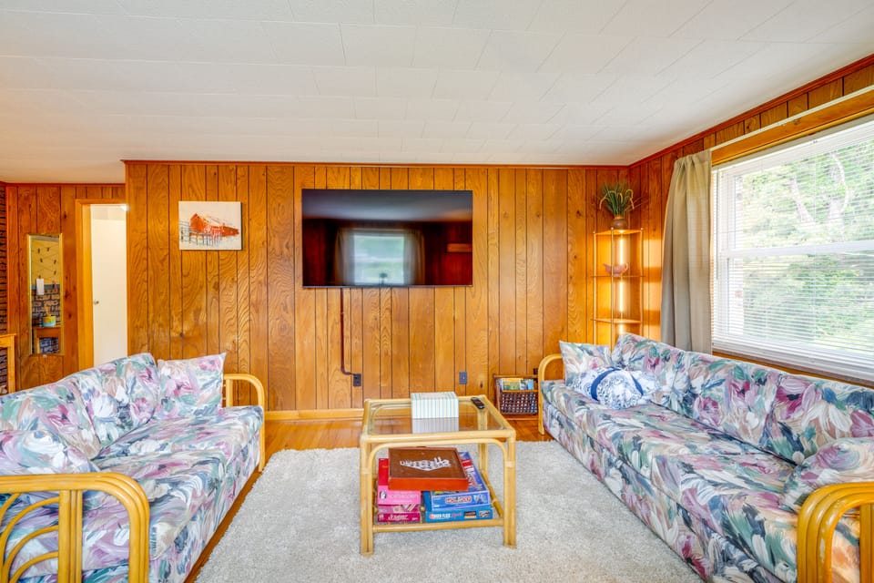 4 Mi to Off-Road Park: Beckley Area Townhome Apartment in West Virginia