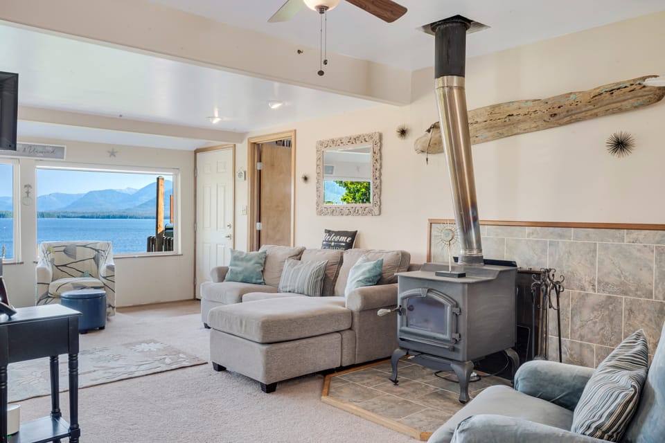 6 Mi to Main St: Oceanfront Cottage in Ketchikan Cottage in Alaska