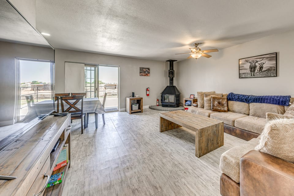4 Mi to Museums: Roswell Getaway w/ Game Room! House in Roswell