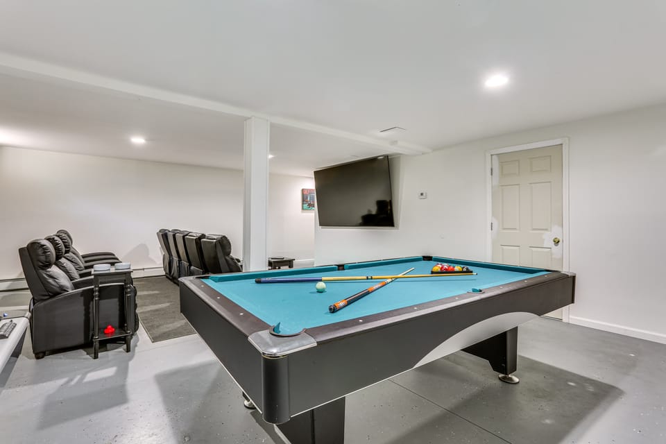 Home Theater & Game Room: Home in Glen Wild! House in Mamakating
