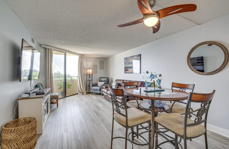 Gulf-View Condo in Hudson: Perfect for Snowbirds! Apartment in Hudson