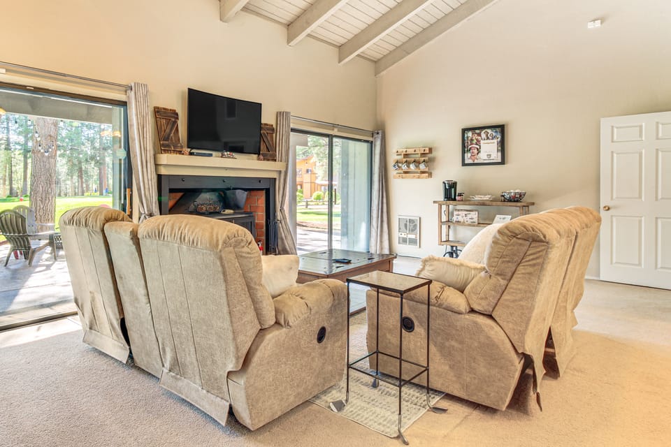 Golf Course Getaway & Hot Tub Haven in Pinetop! House in Arizona