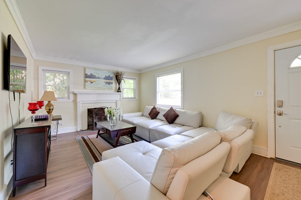 5 Mi to Uptown: Charlotte Hideaway w/ Yard House in Charlotte