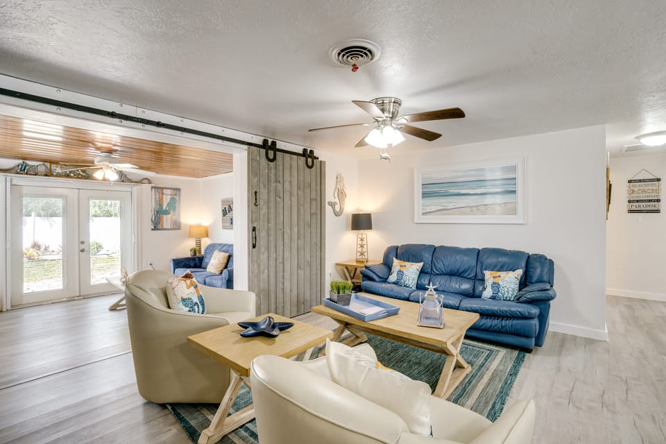 2 Mi to Manasota Key Beach: Home w/ Yard House in Englewood