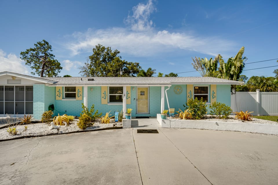 2 Mi to Manasota Key Beach: Home w/ Yard House in Englewood