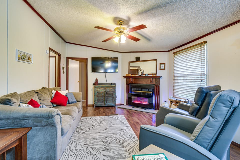 1 Mi to Lake Texoma: Peaceful Kingston Getaway House in Lake Texoma