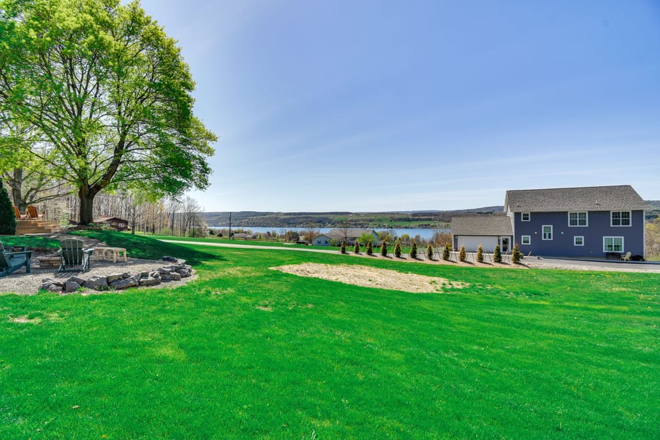 Home w/ Lake Views on Finger Lakes Wine Trail Apartment in Keuka Lake