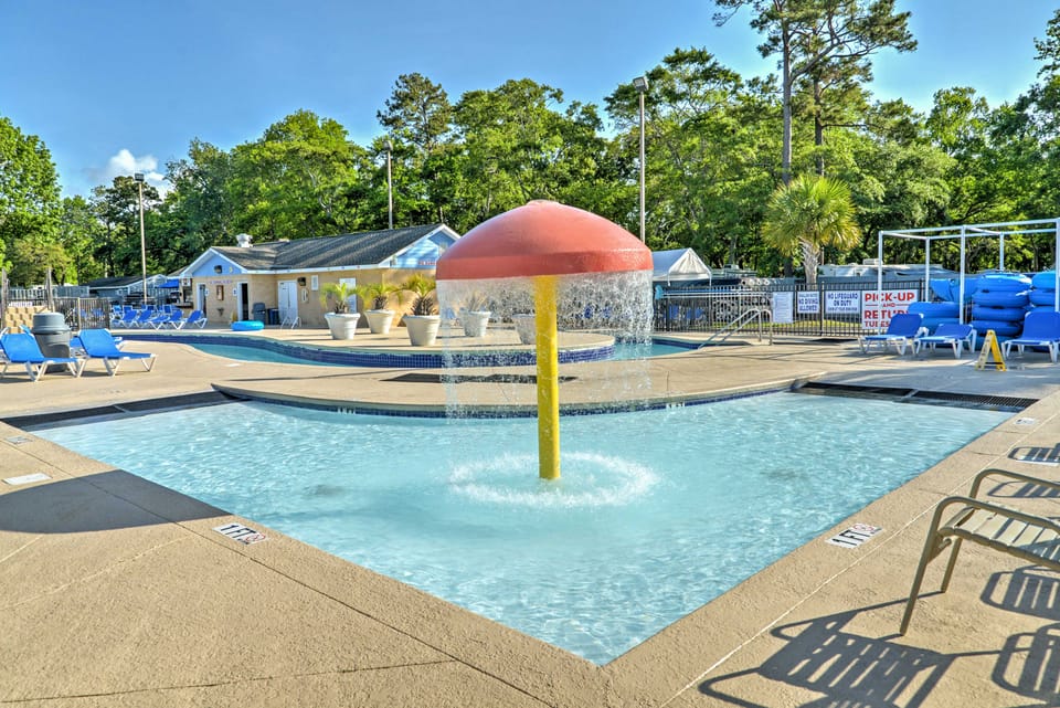 Ocean-View Balcony: Resort Retreat in Myrtle Beach Apartment in South Carolina