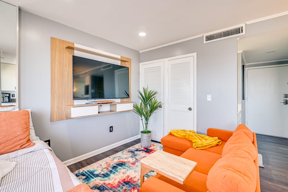 Ocean-View Balcony: Resort Retreat in Myrtle Beach Apartment in South Carolina