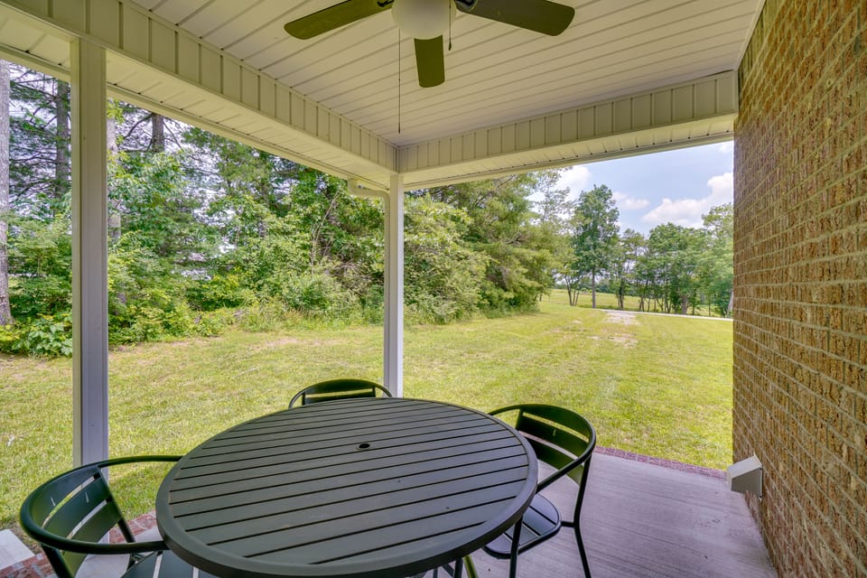 1 Mi to Dtwn Crossville: Spacious Home w/ Patio! House in Crossville