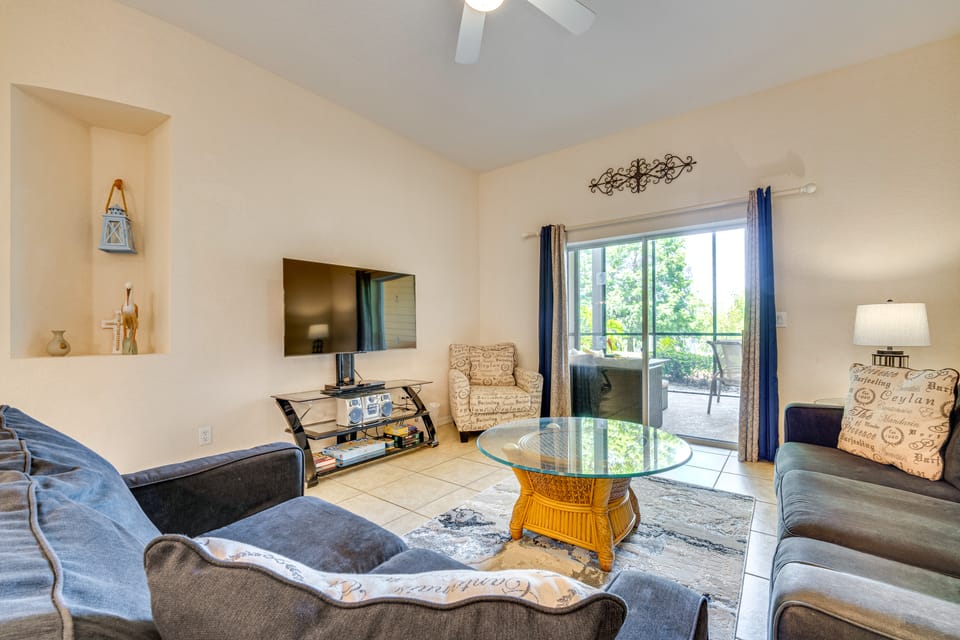 8 Mi to Disney: Family Condo in Walkable Resort! Apartment in Four Corners