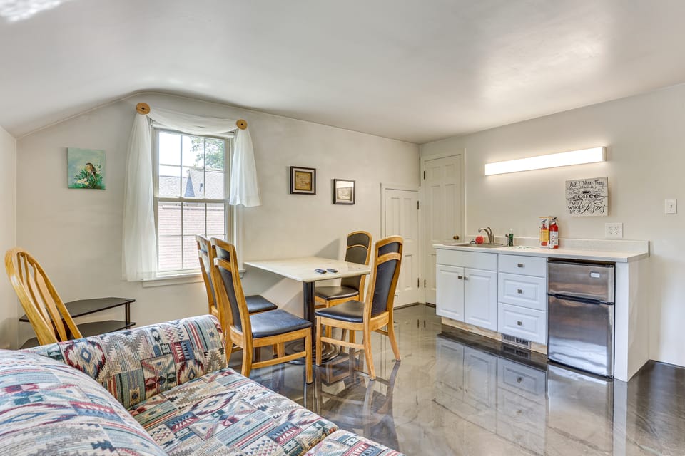 1 Mi to Dtwn Salem: Apt w/ Garage Access! Apartment in Ohio