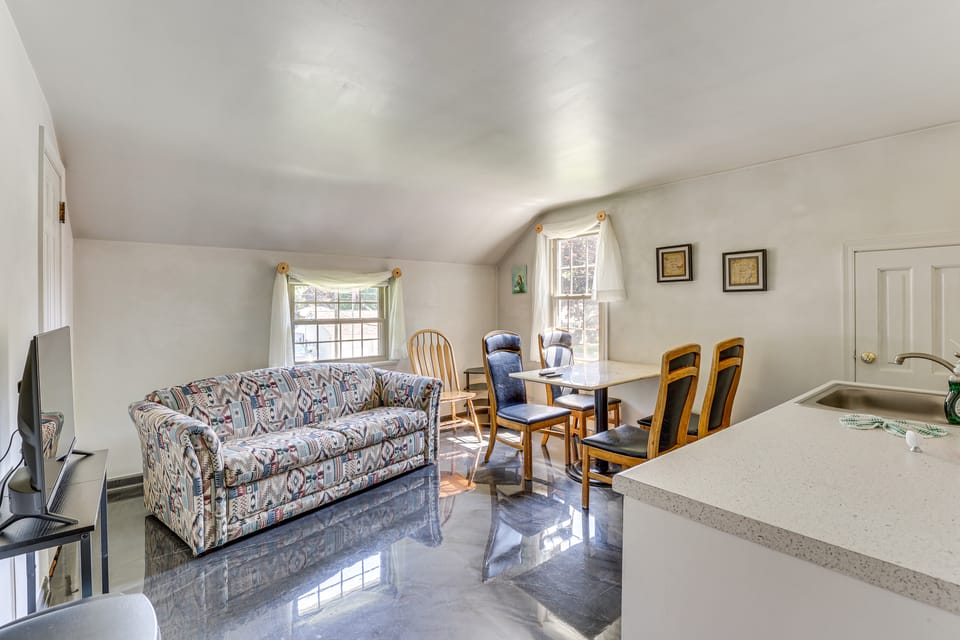 1 Mi to Dtwn Salem: Apt w/ Garage Access! Apartment in Ohio