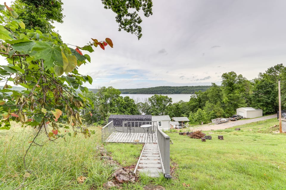 Norfork Lake Views: Home w/ Deck in Henderson House in Norfork Lake