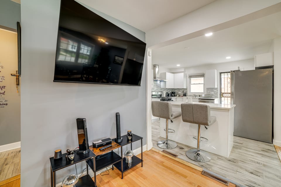 Patio & Yard: Quiet Home in Chicago Area House in Indiana