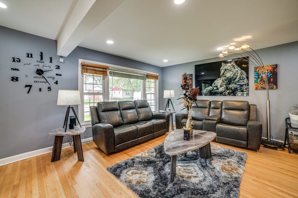 Patio & Yard: Quiet Home in Chicago Area House in Indiana