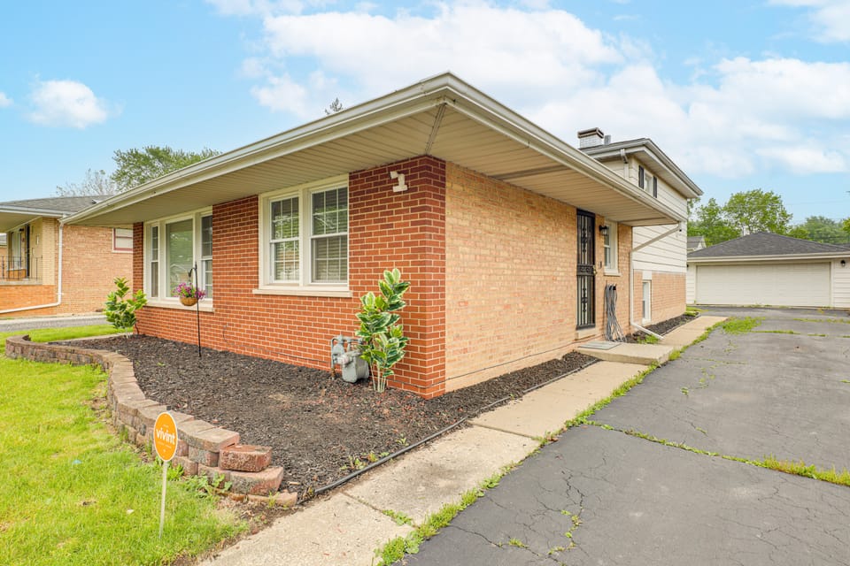 Patio & Yard: Quiet Home in Chicago Area House in Indiana