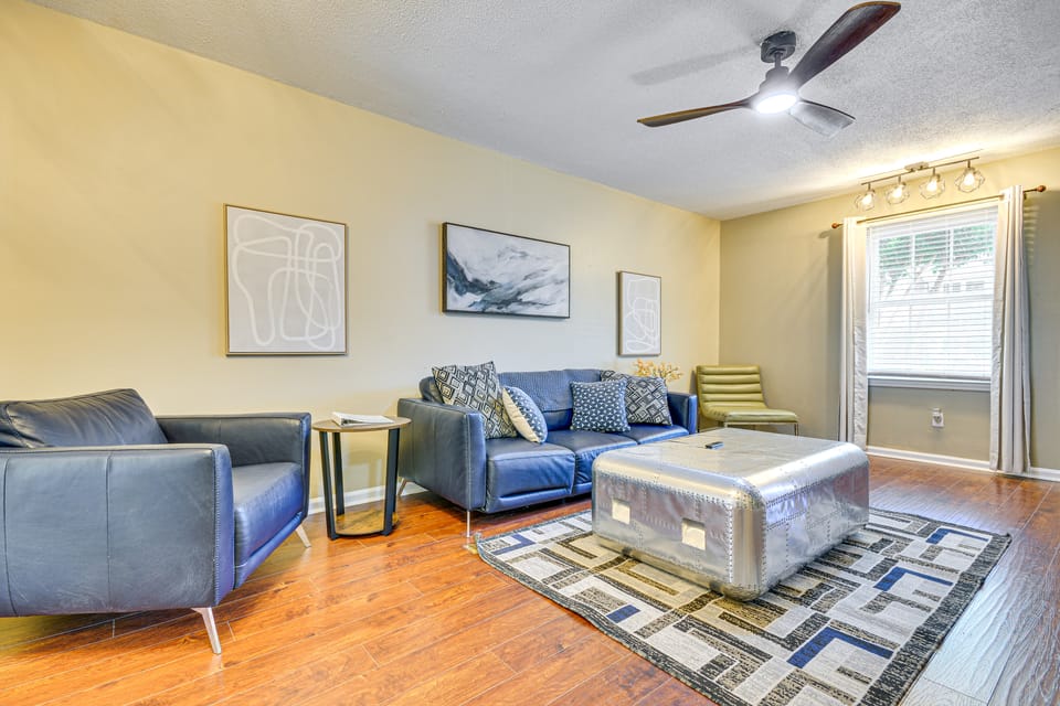 2 Mi to High Point University: Townhome w/ Patio Apartment in High Point