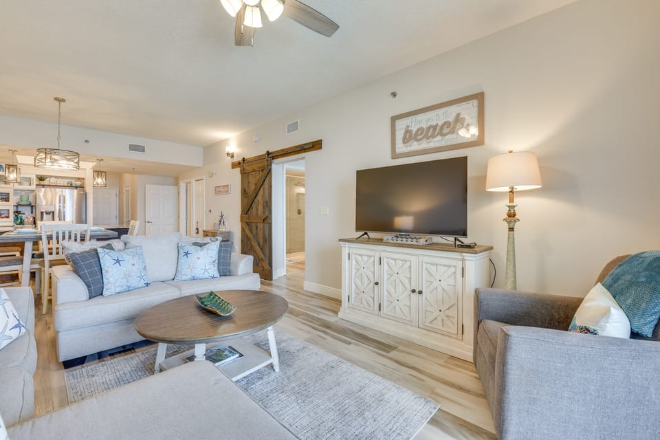 Walk to Shore: Resort Retreat in Miramar Beach! Apartment in Miramar Beach