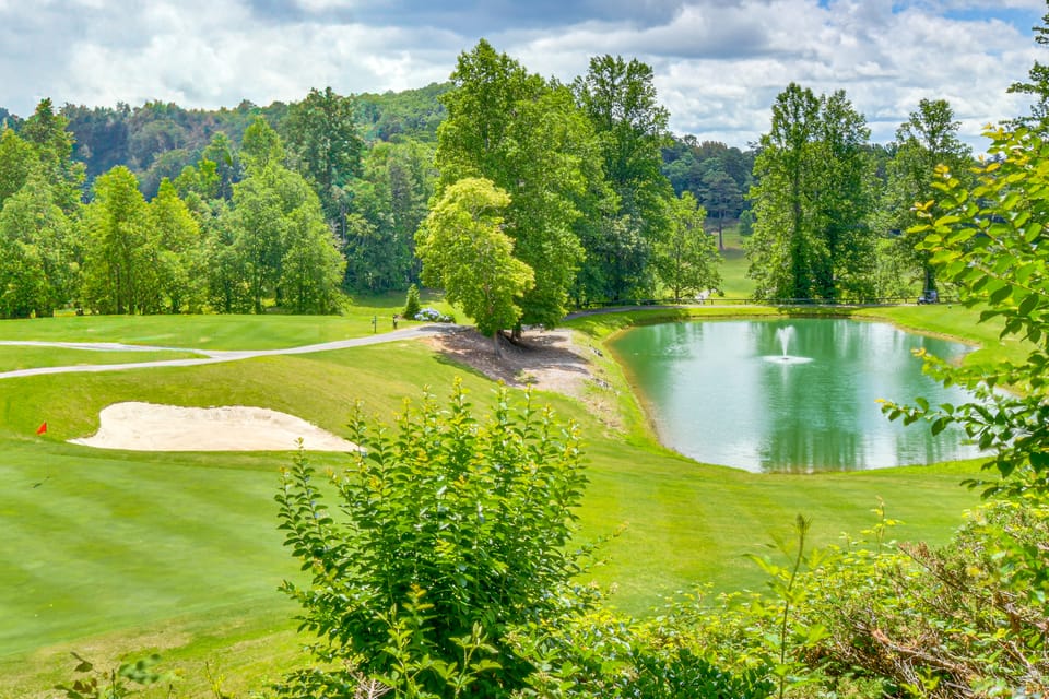 Hike, Golf & Swim: Blue Ridge Cabin Escape House in Georgia