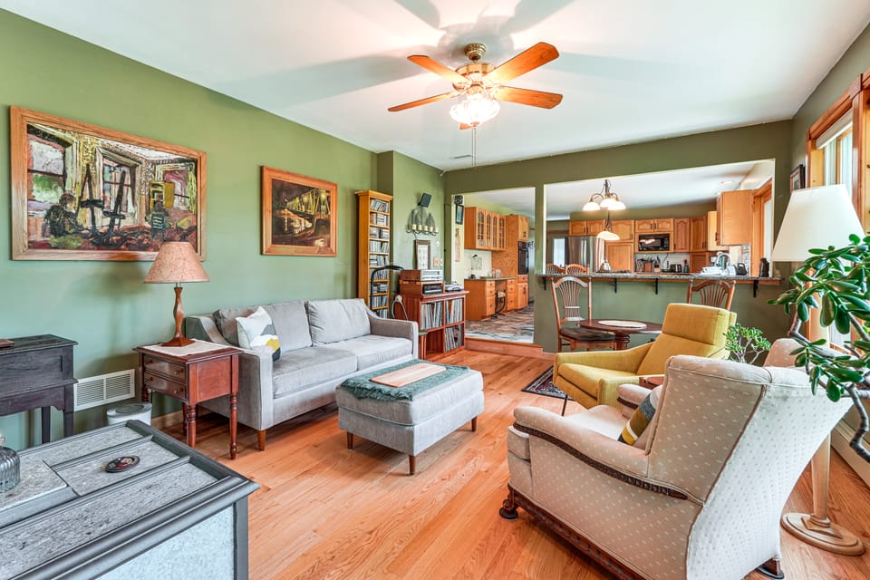 Peaceful Country Retreat: Private & Convenient House in Jersey Shore