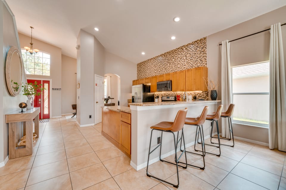 11 Mi to Disney: Home w/ Game Room & Heated Pool House in Four Corners